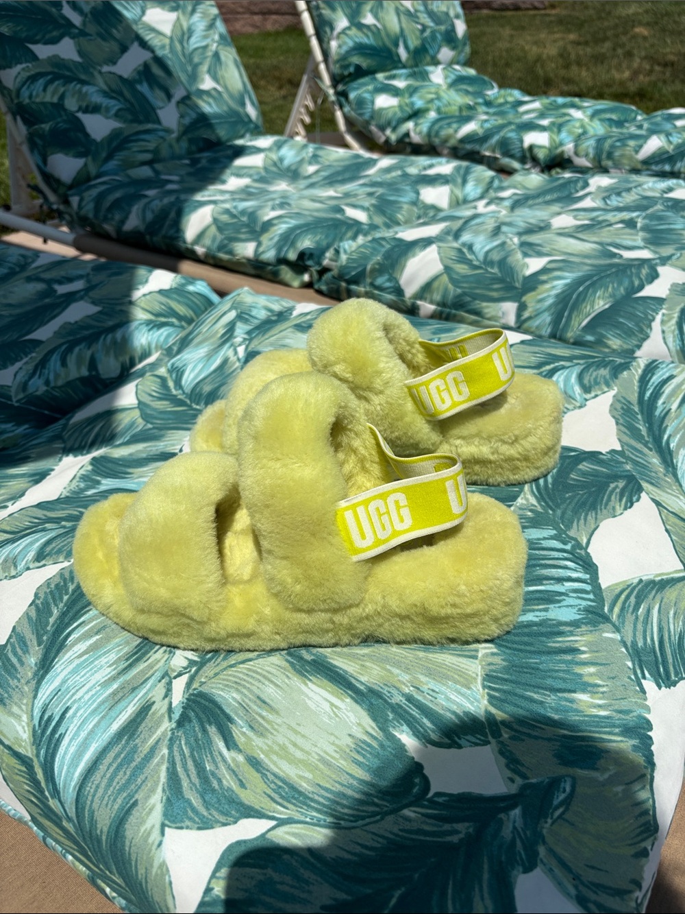 UGG Shearling NWOB Sandals Size 6, Citrus Yellow
